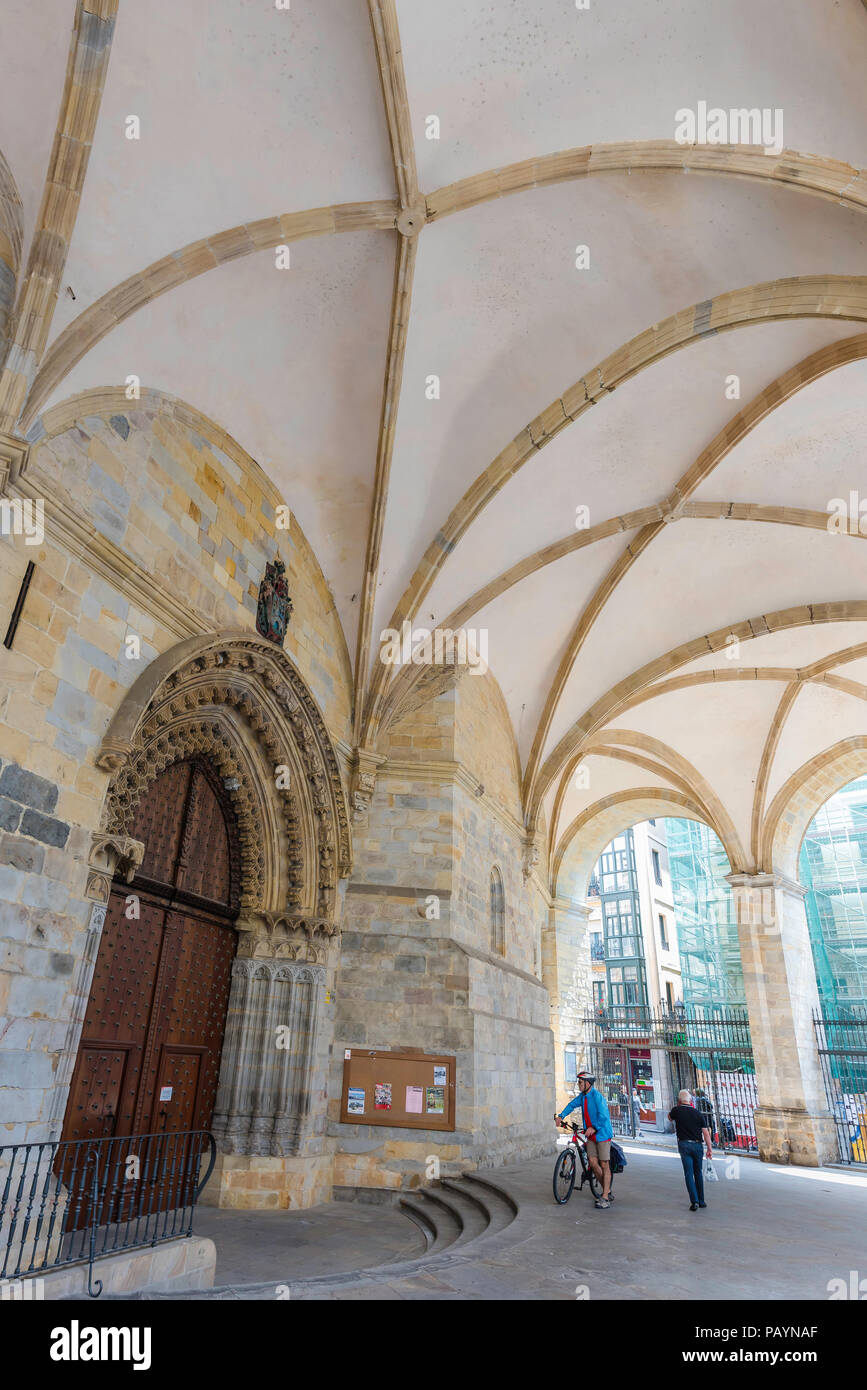 Bilbao Cathedral, view of the vaulted arcade sheltering the east door of the Catedral de Santiago in the Old Town (Campo Viejo) area of Bilbao, Spain. Stock Photo