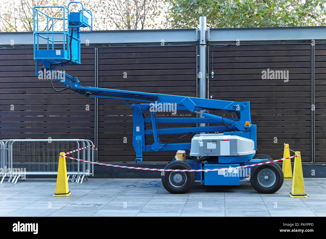 Telescopic boom lift hi-res stock photography and images - Alamy
