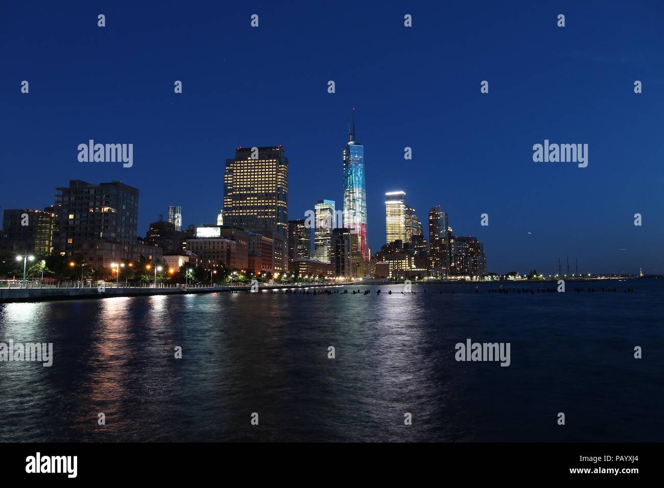 Night time view lower manhattan hi-res stock photography and images - Alamy