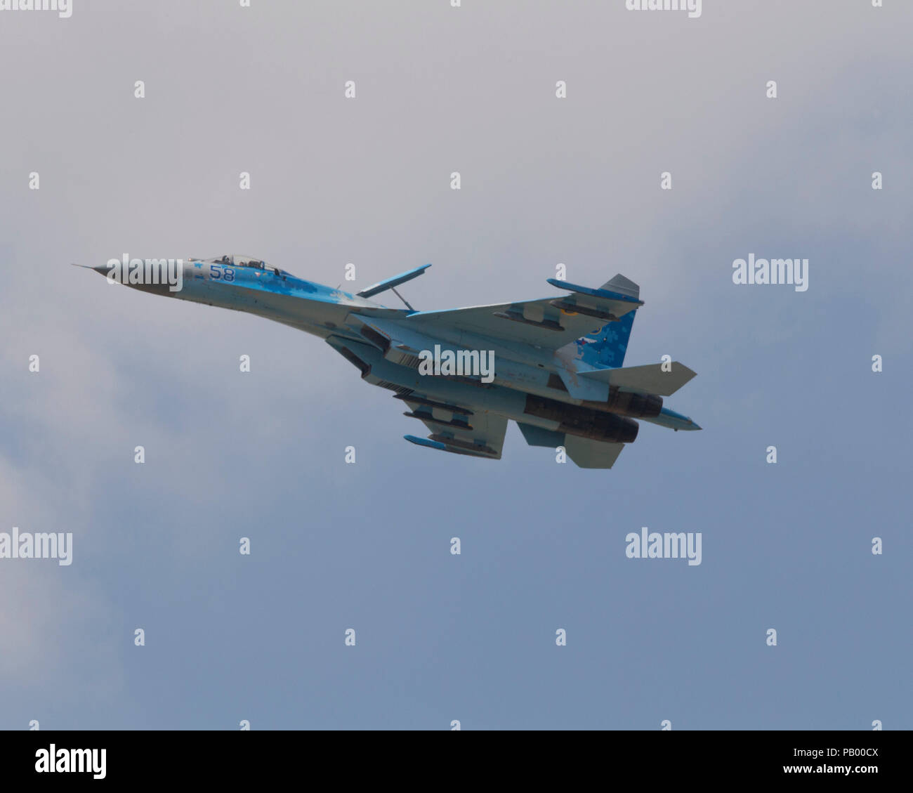 Russian sukhoi su 27 fighter aircraft hi-res stock photography and ...