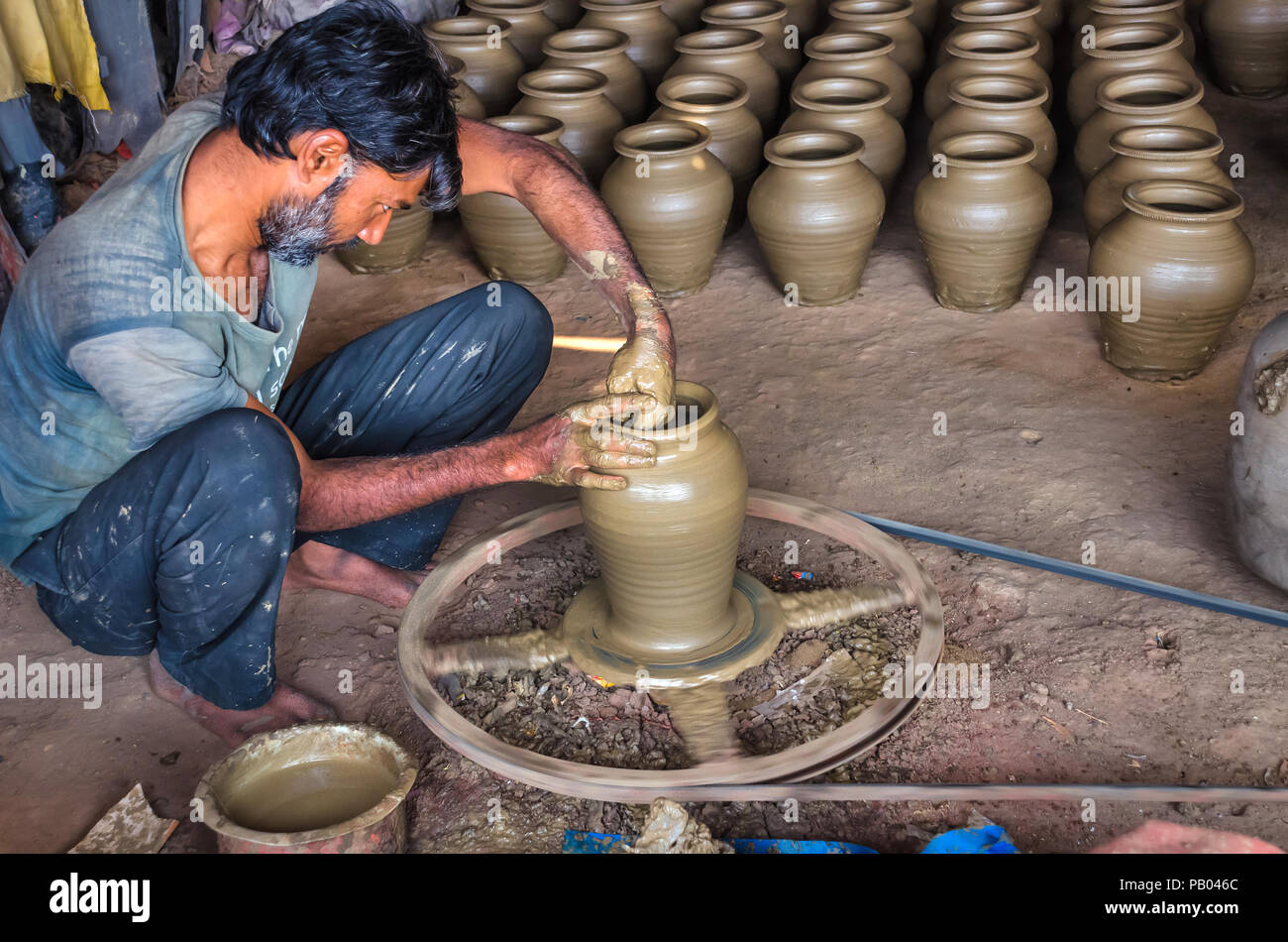 Clay Pottery India Stock Photos & Clay Pottery India Stock Images Alamy