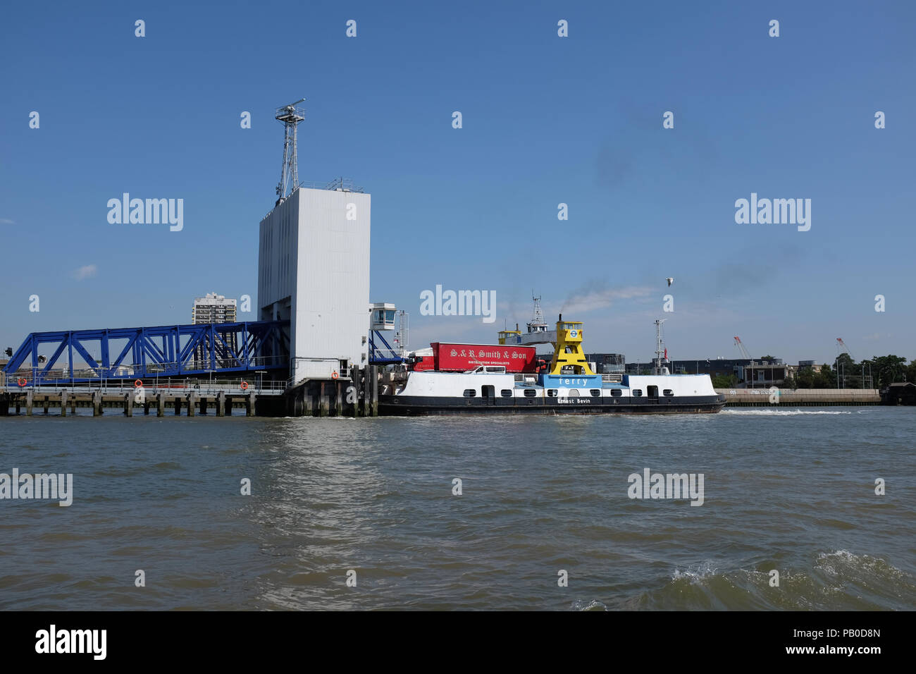 Woolwich car ferry hires stock photography and images Alamy