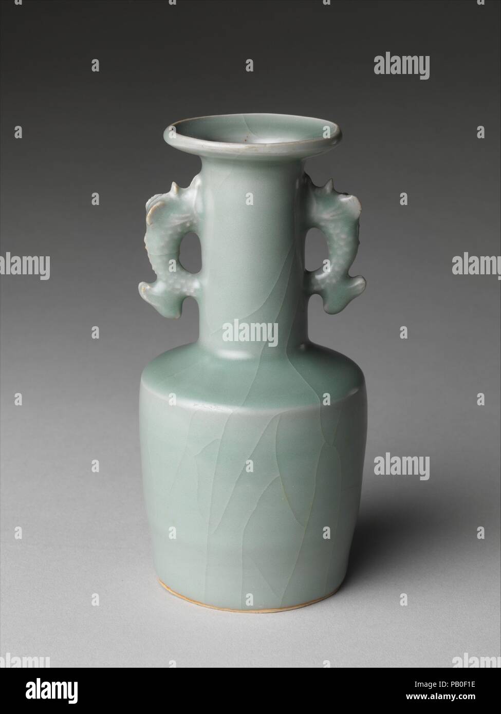 Chinese Porcelain Vessels Stock Photos & Chinese Porcelain Vessels ...