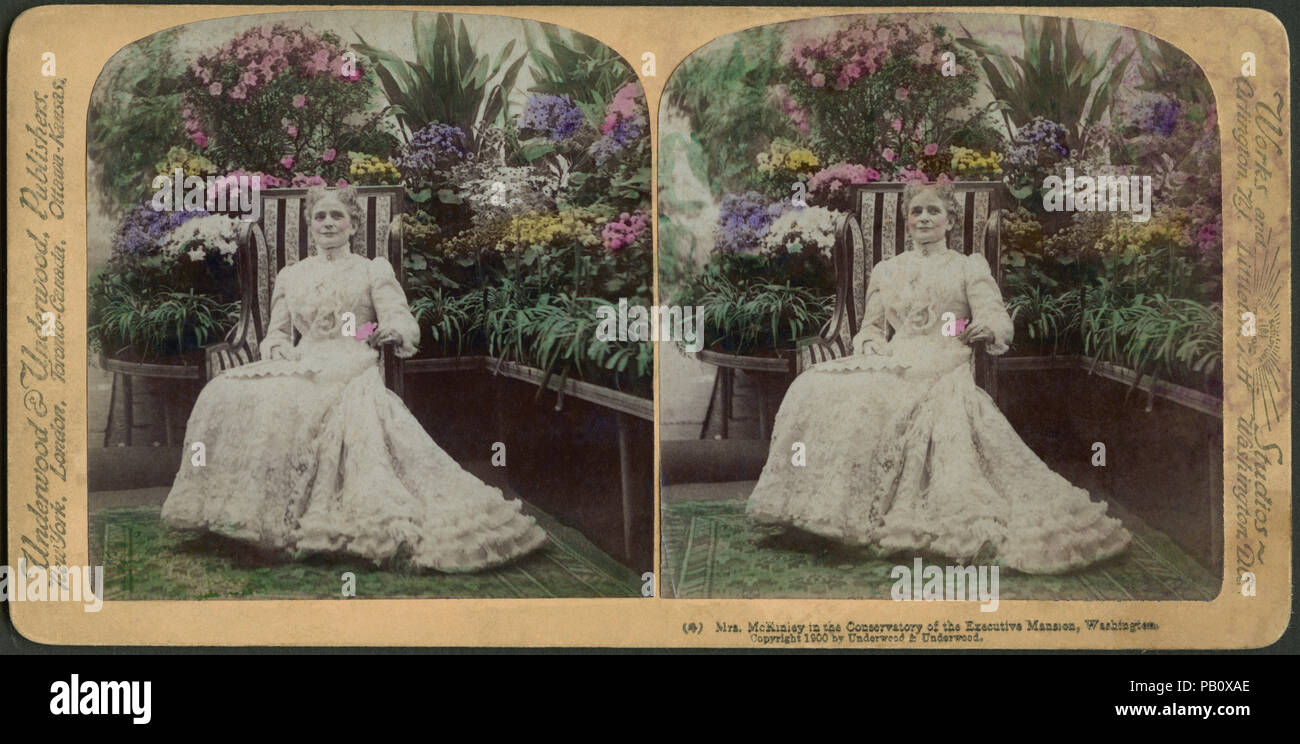 Mrs. McKinley in the Conservatory of the Executive Mansion, Washington DC, USA, Stereo Card, Underwood & Underwood, 1900 Stock Photo