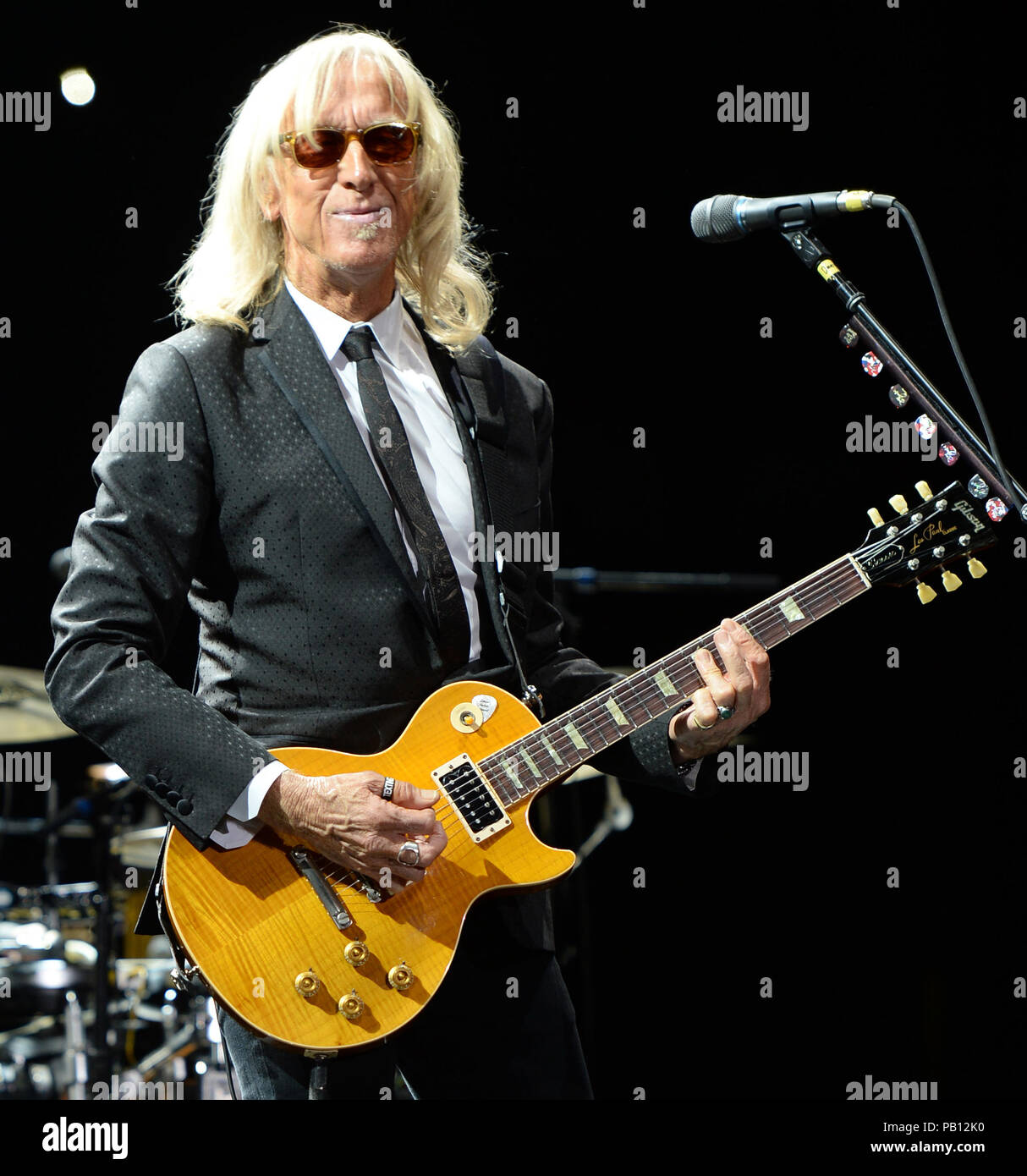 Davey johnstone hi-res stock photography and images - Alamy