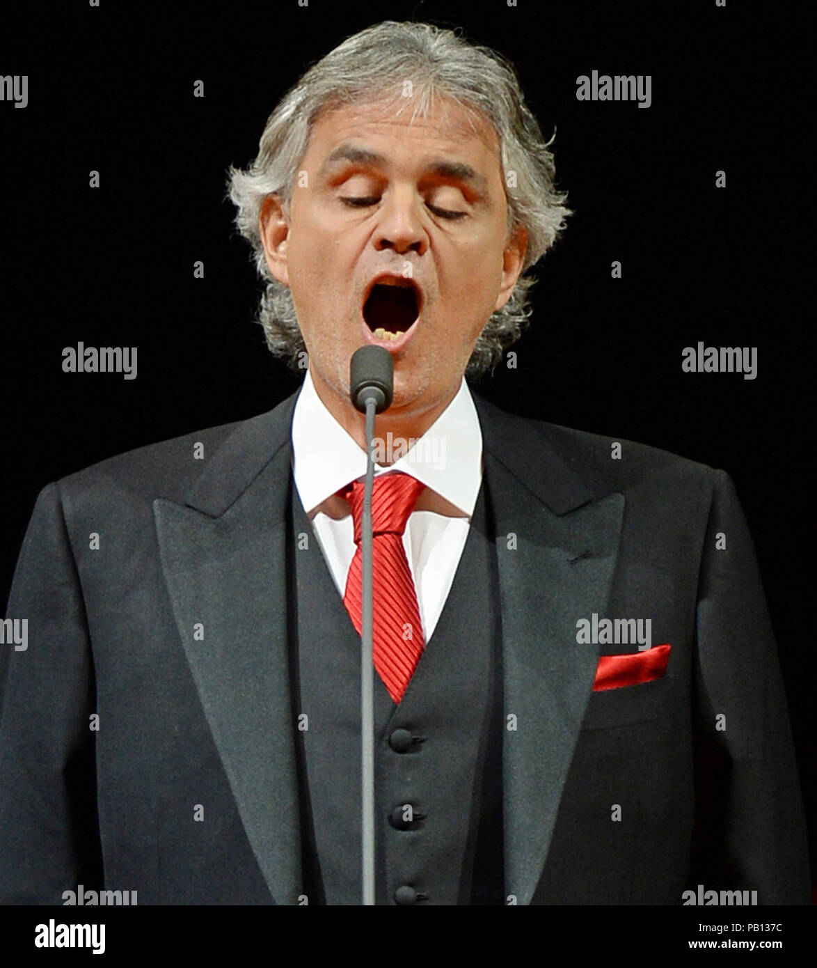 blind italian opera singer blind italian opera singer