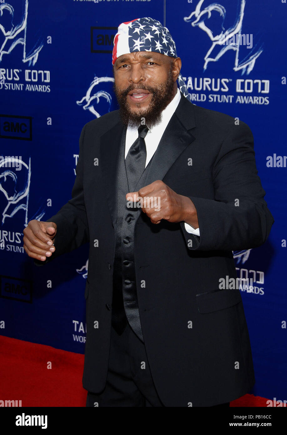 Mister T  arriving at the 2007 TAURUS World Stunt Awards on the Paramount Lot  In Los Angeles.   3/4 eye contact american flag as bandana07 MrT 108 Red Carpet Event, Vertical, USA, Film Industry, Celebrities,  Photography, Bestof, Arts Culture and Entertainment, Topix Celebrities fashion /  Vertical, Best of, Event in Hollywood Life - California,  Red Carpet and backstage, USA, Film Industry, Celebrities,  movie celebrities, TV celebrities, Music celebrities, Photography, Bestof, Arts Culture and Entertainment,  Topix, vertical, one person,, from the years , 2006 to 2009, inquiry tsuni@Gamma-U Stock Photo