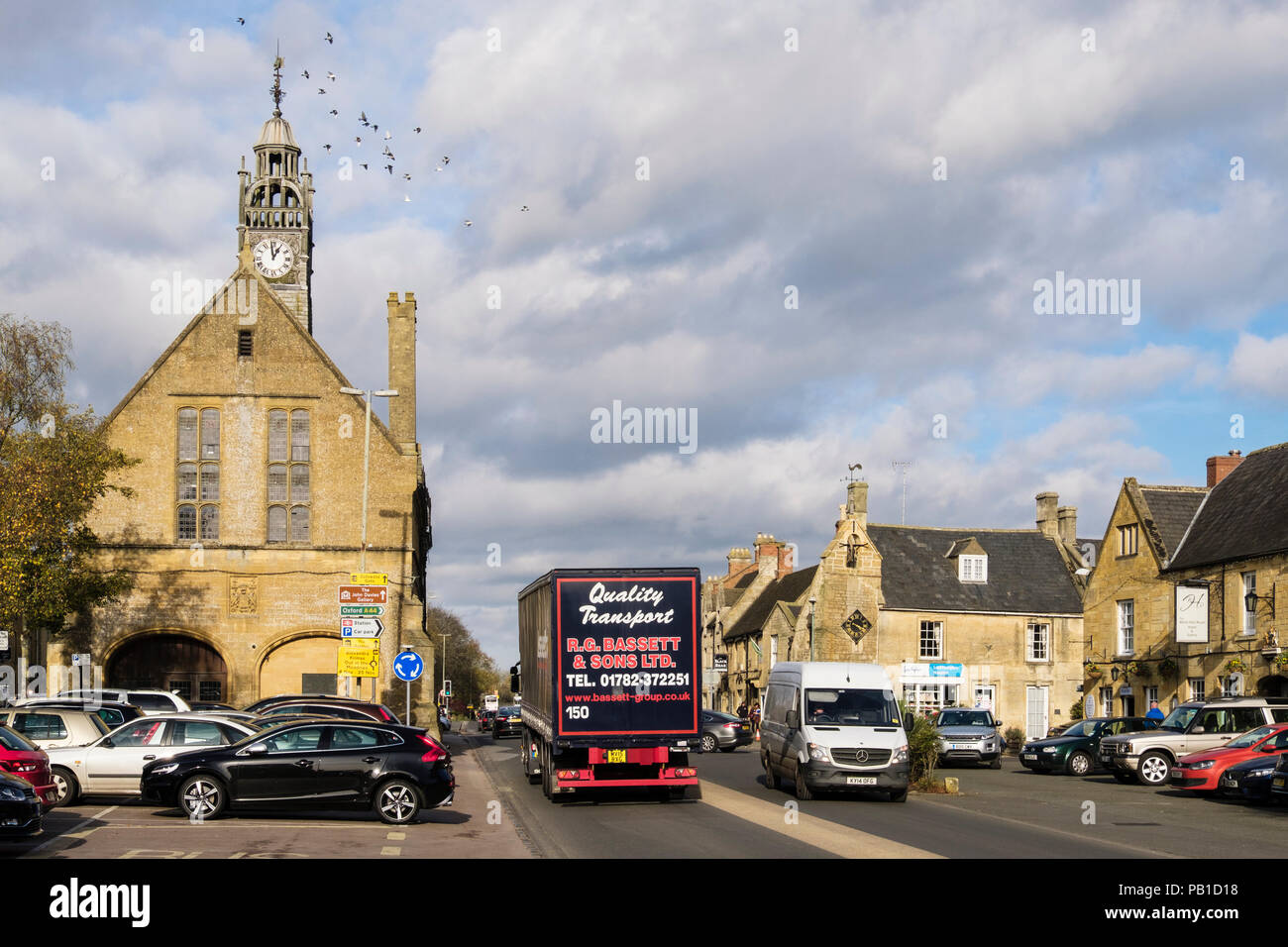 Cars parked by Redesdale Hall on busy congested High Street, Moreton-in-Marsh, Gloucestershire, Cotswolds, England, UK, Britain Stock Photo