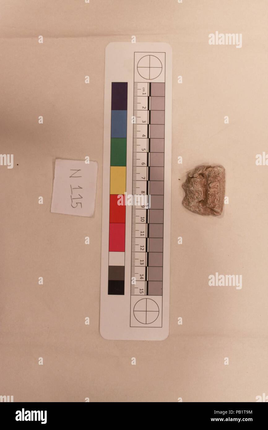 Fragment Dimensions L 3 5 Cm X W 2 5 X H 2 Date Probably 8th 12th Century Museum Metropolitan Museum Of Art New York Usa Stock Photo Alamy