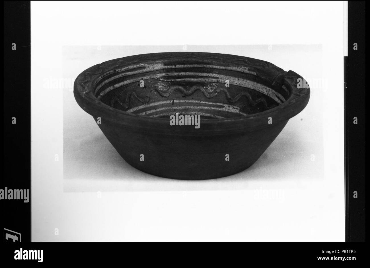 Bowl. Culture: American. Dimensions: Diam. 7 1/2 in. (19.1 cm). Date: ca. 1800-1814. Museum: Metropolitan Museum of Art, New York, USA. Stock Photo