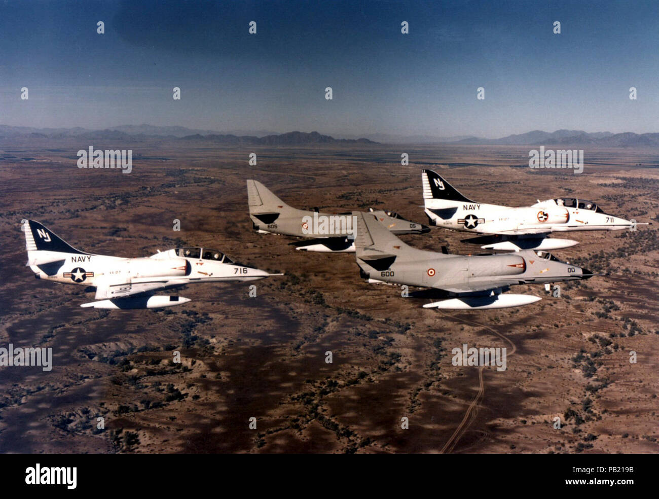 university gold jordan 12 gs