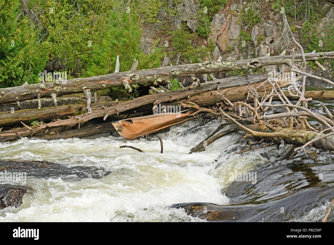 Broken canoe hires stock photography and images Alamy