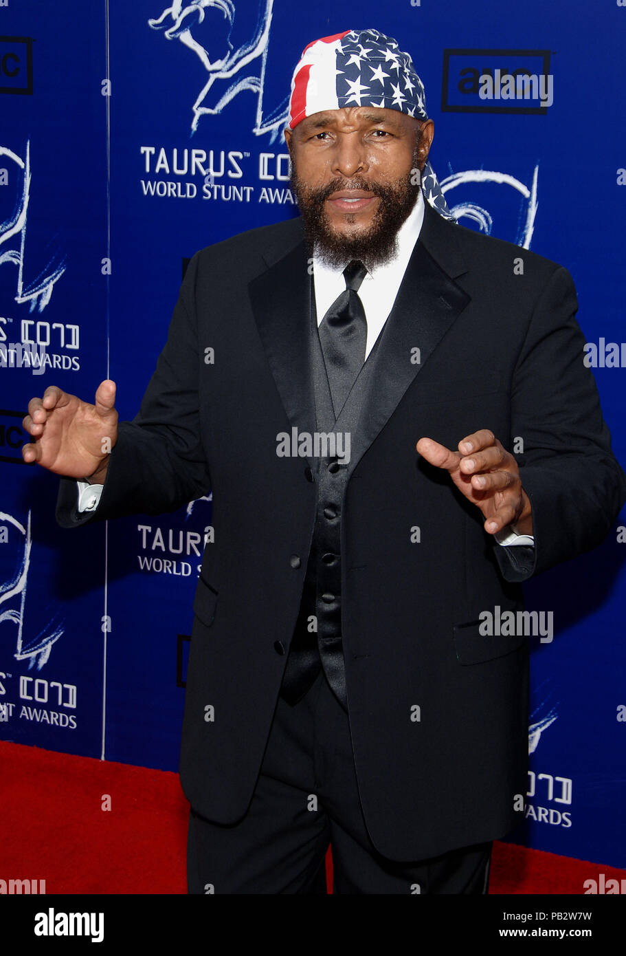 Mister T  arriving at the 2007 TAURUS World Stunt Awards on the Paramount Lot  In Los Angeles.   3/4 eye contact american flag as bandanaMrT 107 Red Carpet Event, Vertical, USA, Film Industry, Celebrities,  Photography, Bestof, Arts Culture and Entertainment, Topix Celebrities fashion /  Vertical, Best of, Event in Hollywood Life - California,  Red Carpet and backstage, USA, Film Industry, Celebrities,  movie celebrities, TV celebrities, Music celebrities, Photography, Bestof, Arts Culture and Entertainment,  Topix, vertical, one person,, from the years , 2006 to 2009, inquiry tsuni@Gamma-USA. Stock Photo