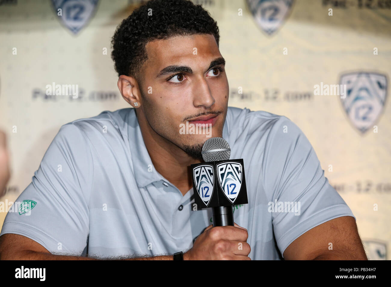 Oregon Ducks Jalen Jelks during the PAC 12 Football Media Day 2018