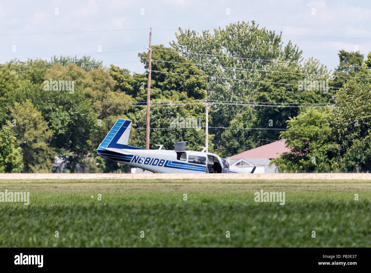 Burlington, Iowa, USA. 26nd July, 2018. A small airplane appears to