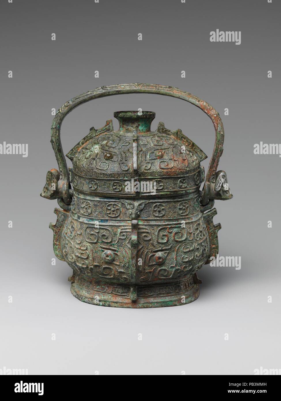 Wine Vessel (You). Culture: China. Dimensions: H. 6 3/4 in. (17.1 cm); W. 7 in. (17.8 cm). Date: 10th-9th century B.C.. Museum: Metropolitan Museum of Art, New York, USA. Stock Photo