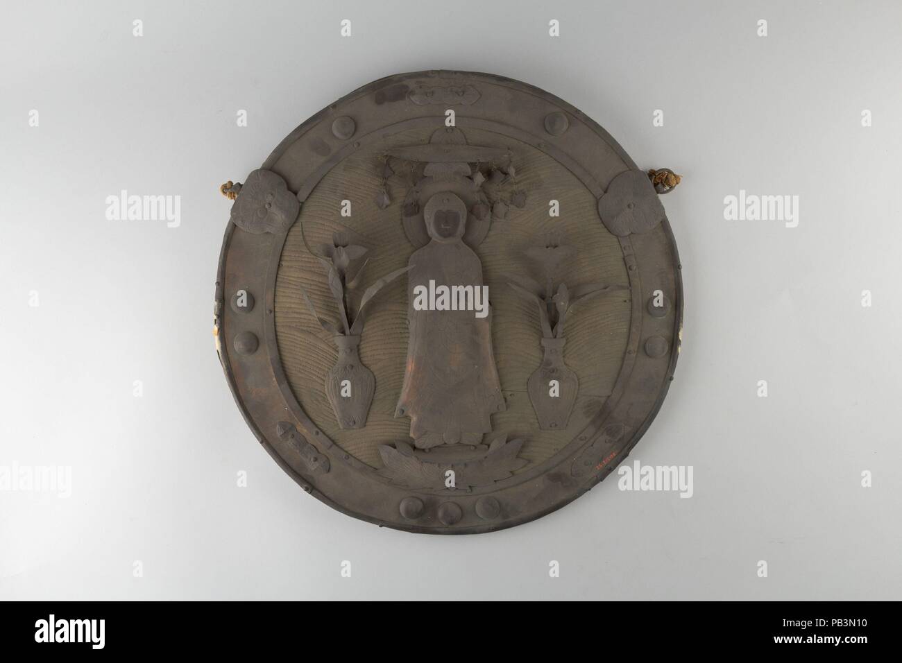 Round brass plate hi-res stock photography and images - Alamy