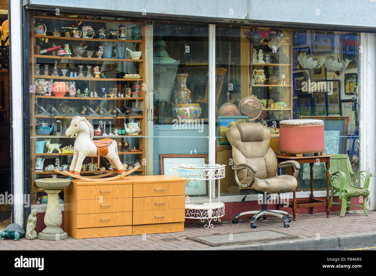 Bric A Brac Shop High Resolution Stock Photography And Images Alamy
