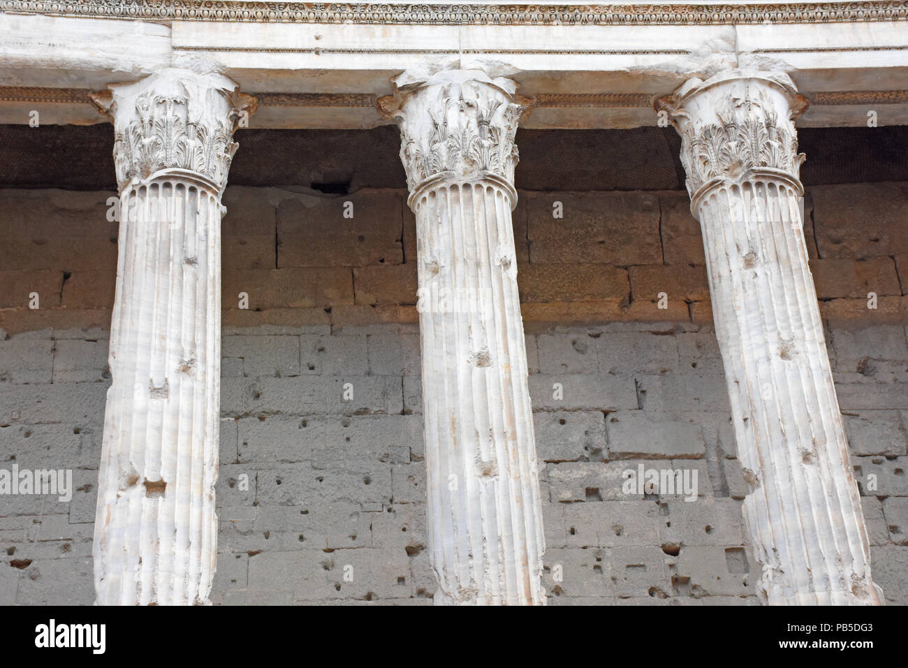 Rome, temple of Hadrian, Roman temple of 145 AD with 11 Corinthian ...