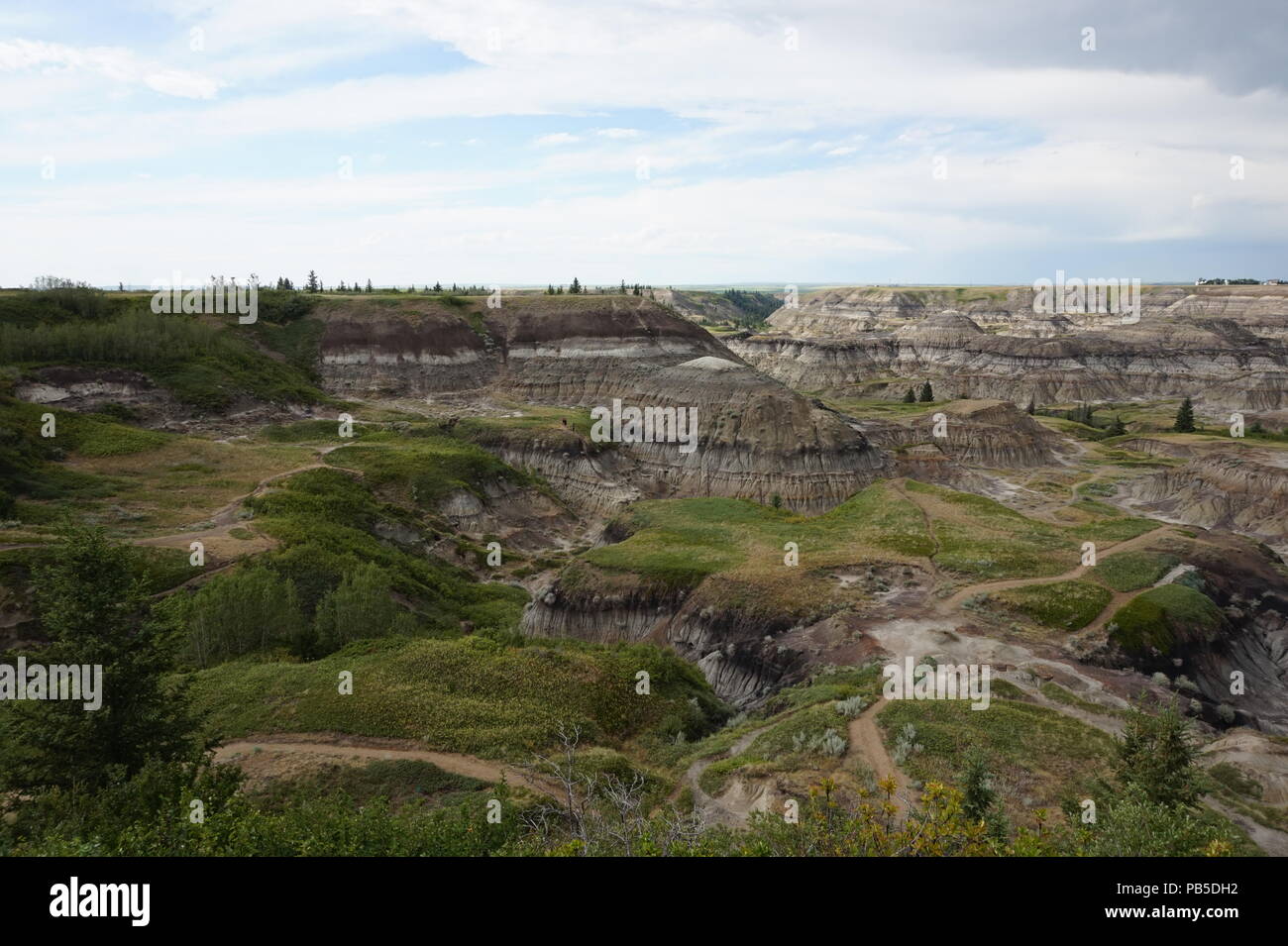 Hiking in alberta hires stock photography and images Alamy
