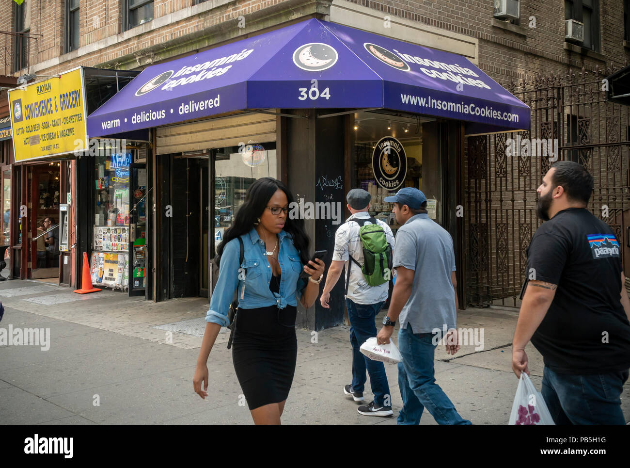 Insomnia Cookies High Resolution Stock Photography And Images Alamy