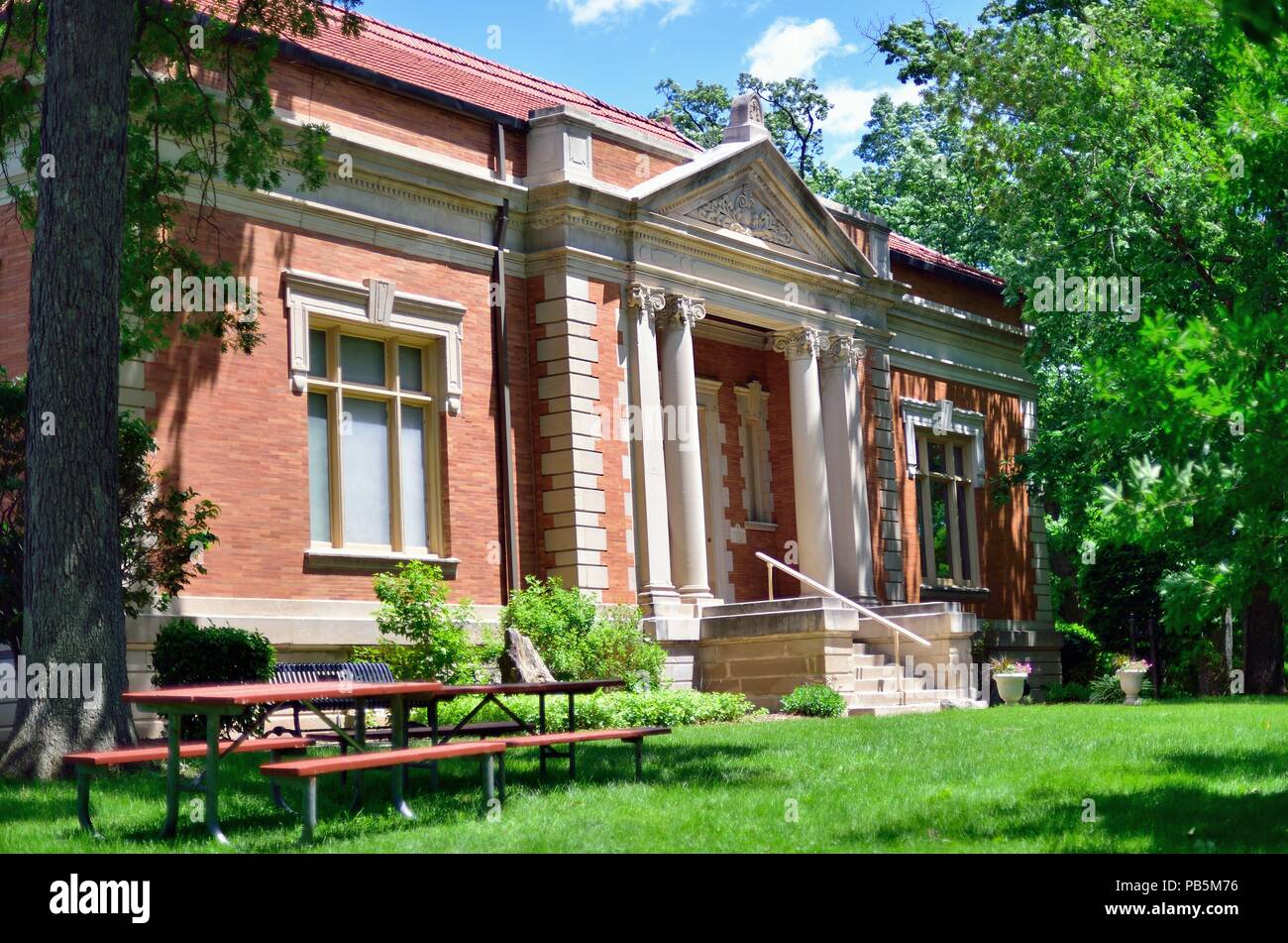 Elgin, Illinois, USA. The Elgin Public Museum or  Elgin Public Museum of Natural History and Anthropology located in Lords Park. Stock Photo