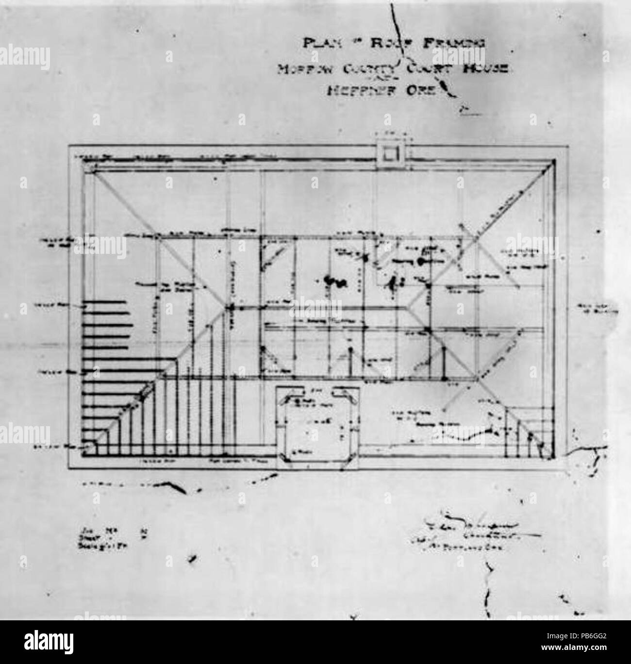 . English: Plan: Plan of roof framing. Reduction of original blueprints. Morrow County Courthouse (Heppner, Oregon). This image is included in Building Oregon: Architecture of Oregon and the Pacific Northwest, a digital collection which provides documentation about the architectural heritage of the Pacific Northwest. University of Oregon. 1902/1903 1141 Oregondigital-df67rz39p Stock Photo