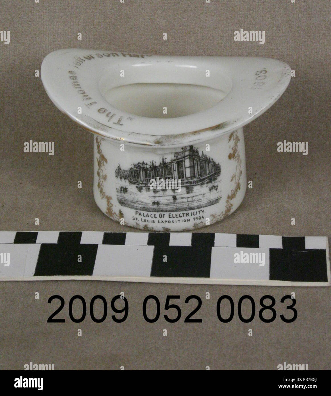886 Large White Ceramic Top Hat With Black Transfer Image of Palace of