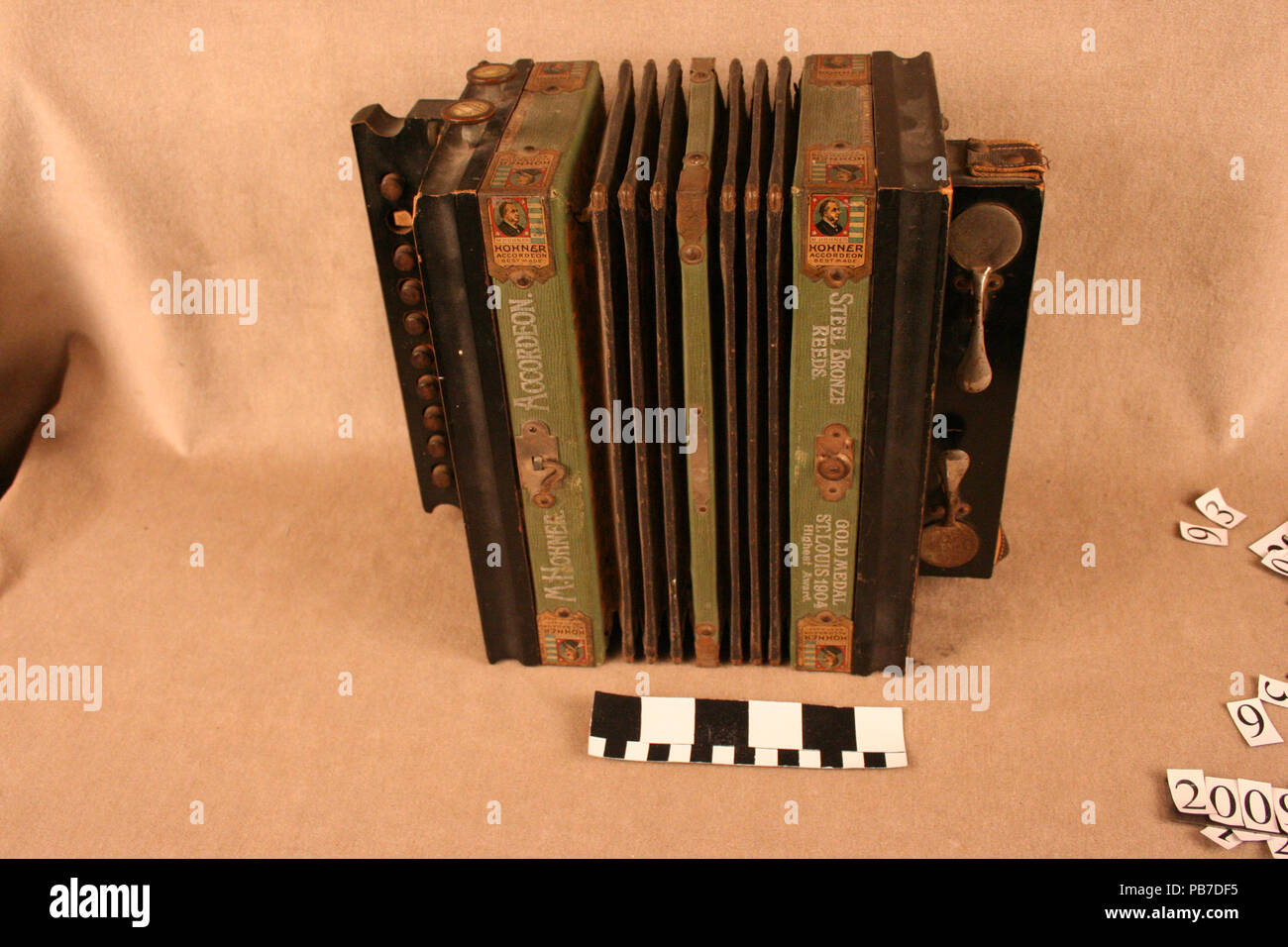 MADEIN　GERMANY　HOHNER VERD アコーディオン 37鍵 黒 MADEIN GERMANY HOHNER VERD アコーディオン 37鍵 黒 ホーナー
