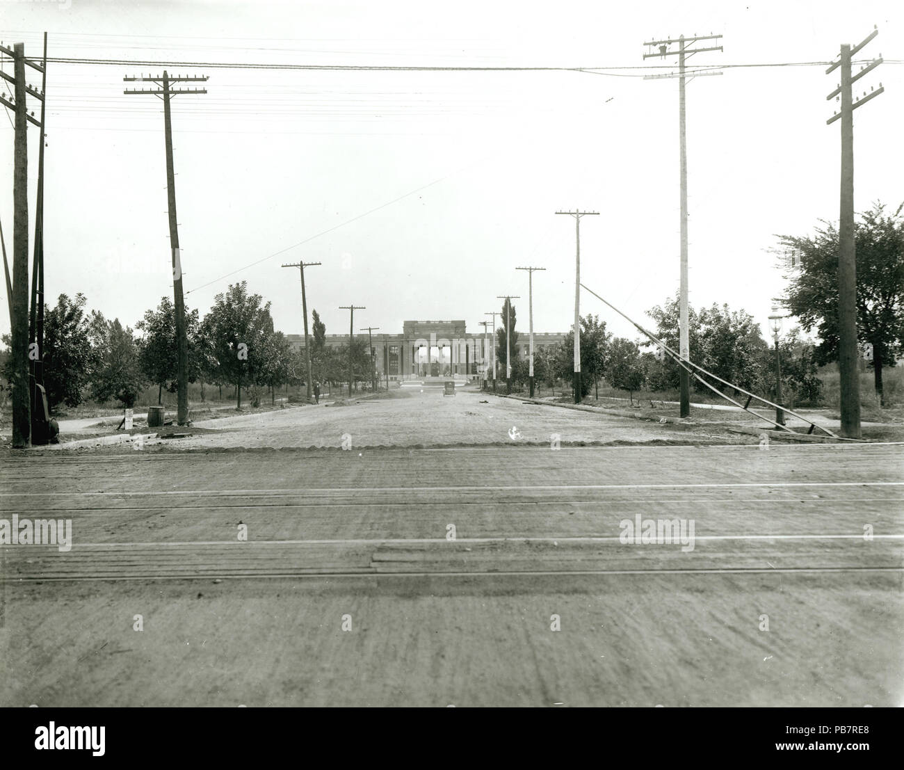1809 View looking south on DeBaliviere Avenue toward the Jefferson ...