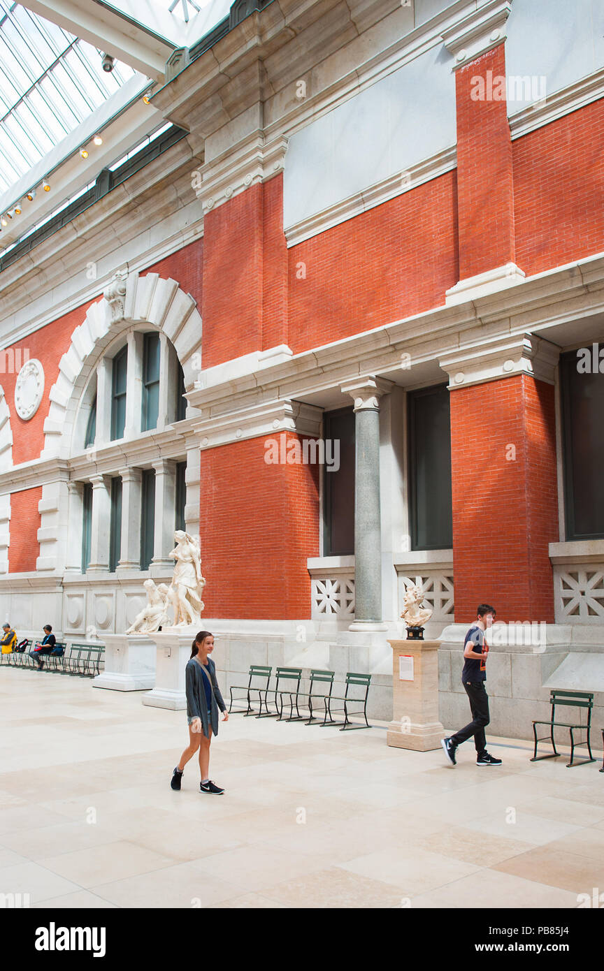 NEW YORK, USA SEP 25, 2015 Part of the Metropolitan Museum of Art