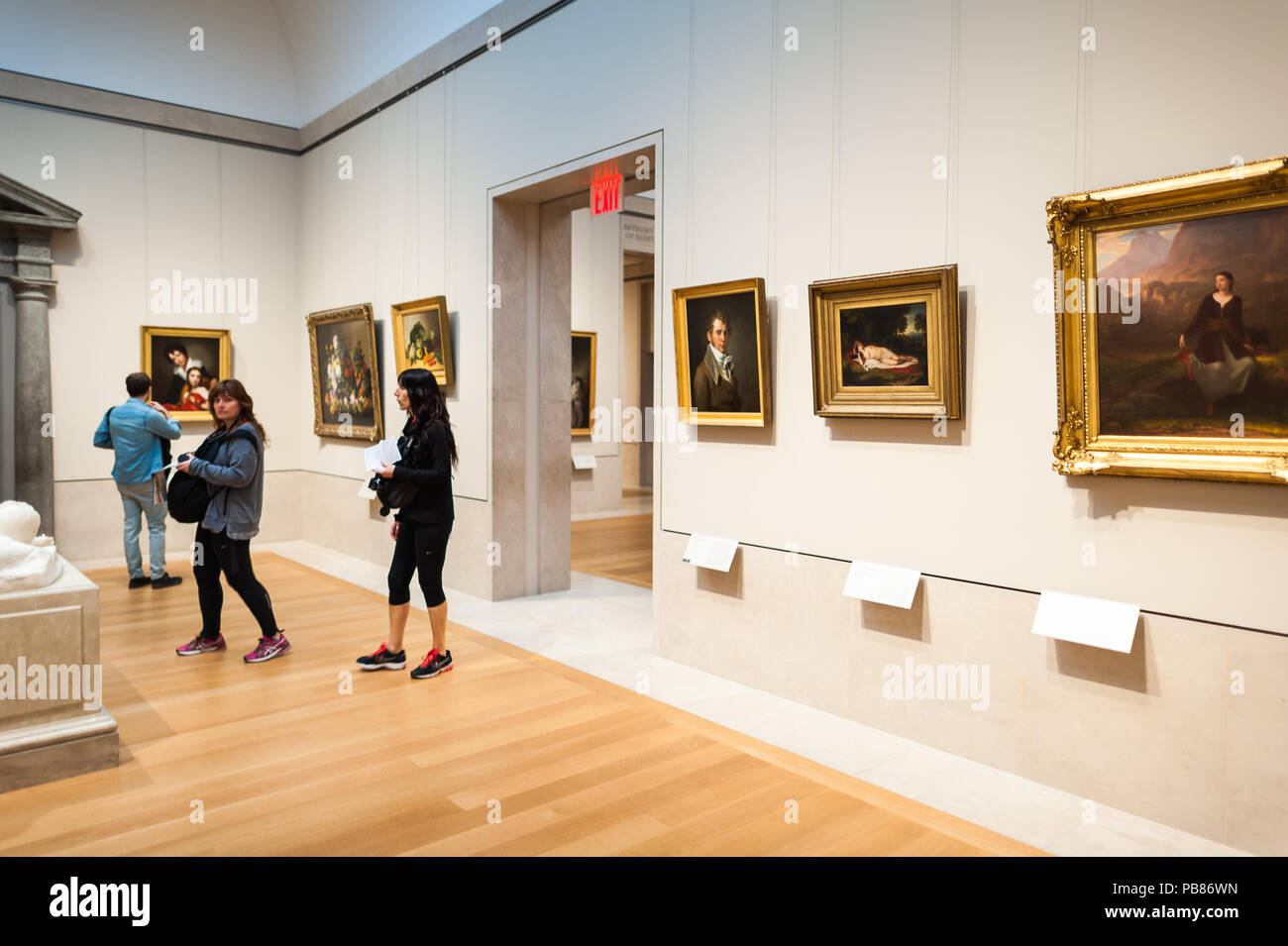 NEW YORK, USA SEP 25, 2015 Picture gallery in the Metropolitan