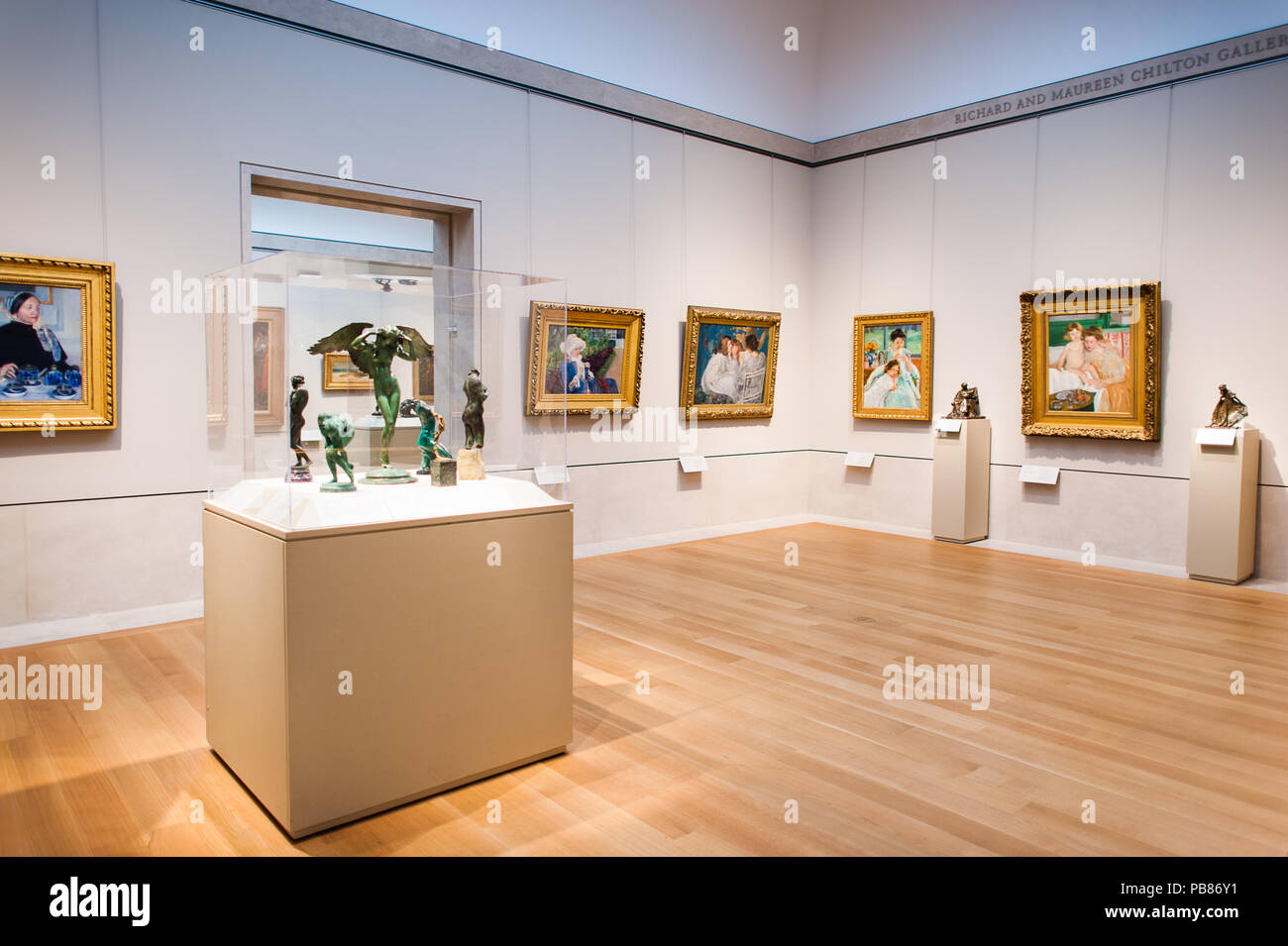 NEW YORK, USA SEP 25, 2015 Picture gallery in the Metropolitan