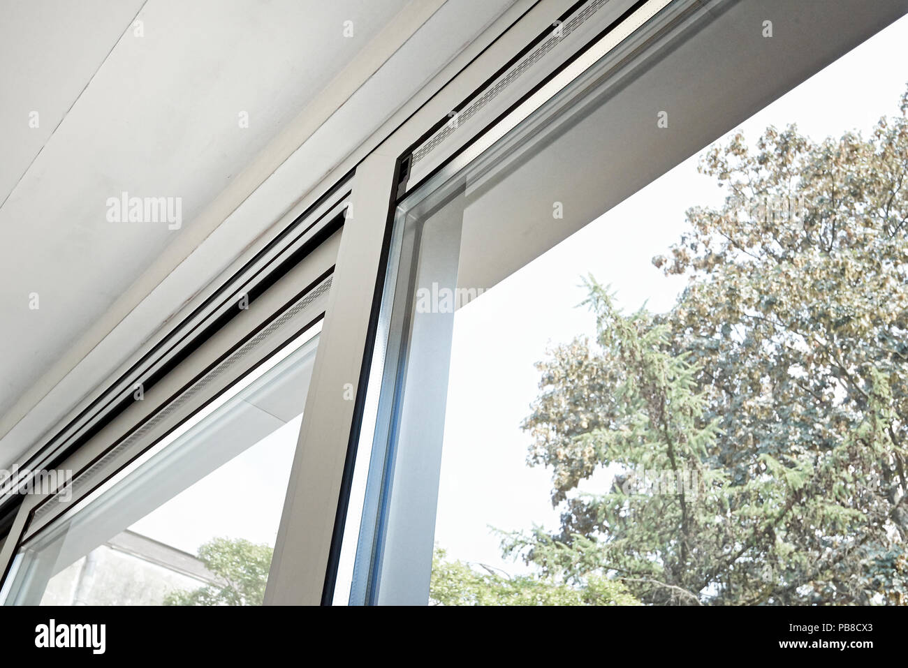 Sliding glass door and his ventilation system, before painting the wall