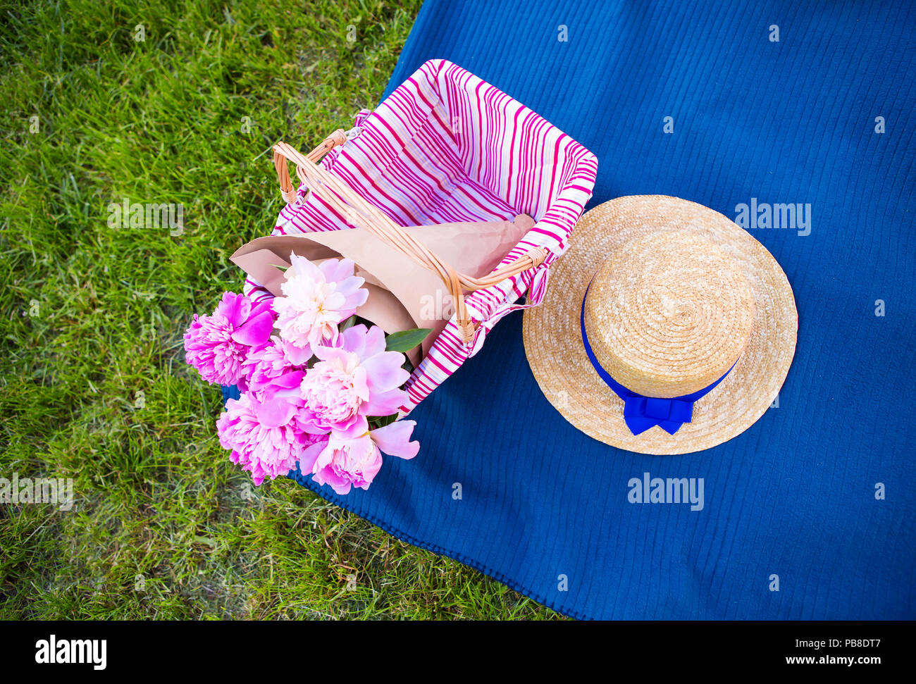 Picnic rug top hires stock photography and images Alamy