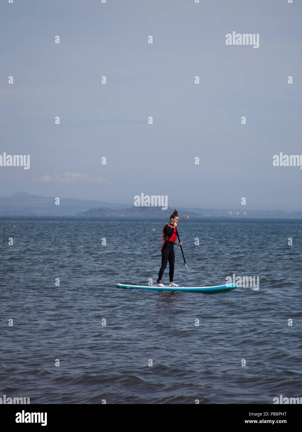 Edinburgh Portobello Beach, Scotland 27th July 2018. UK Weather Crowds