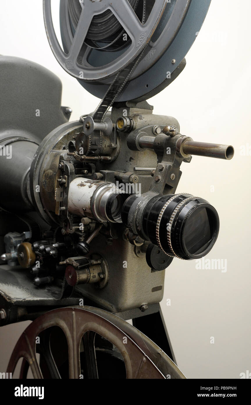 Old 35mm film projector hi-res stock photography and images - Alamy