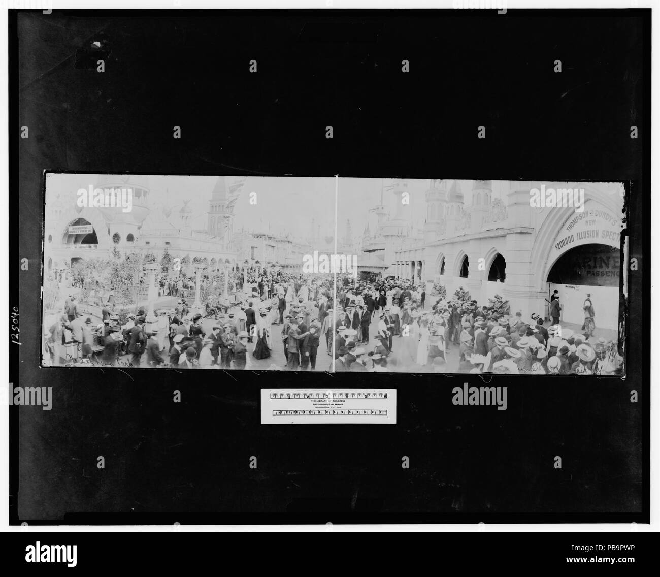 Vintage amusement park rides Black and White Stock Photos & Images - Alamy