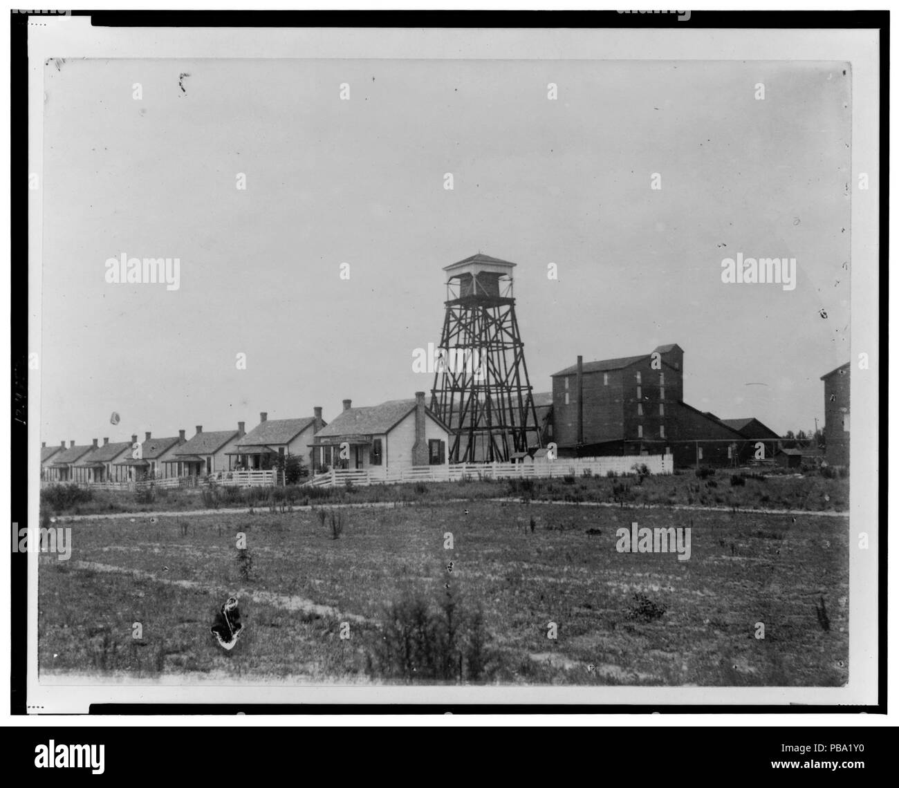 Houses water Black and White Stock Photos & Images - Alamy