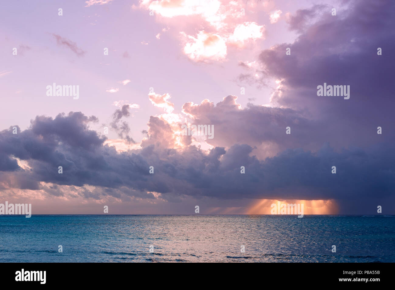 Hawaiian Tropic Sun High Resolution Stock Photography and Images - Alamy