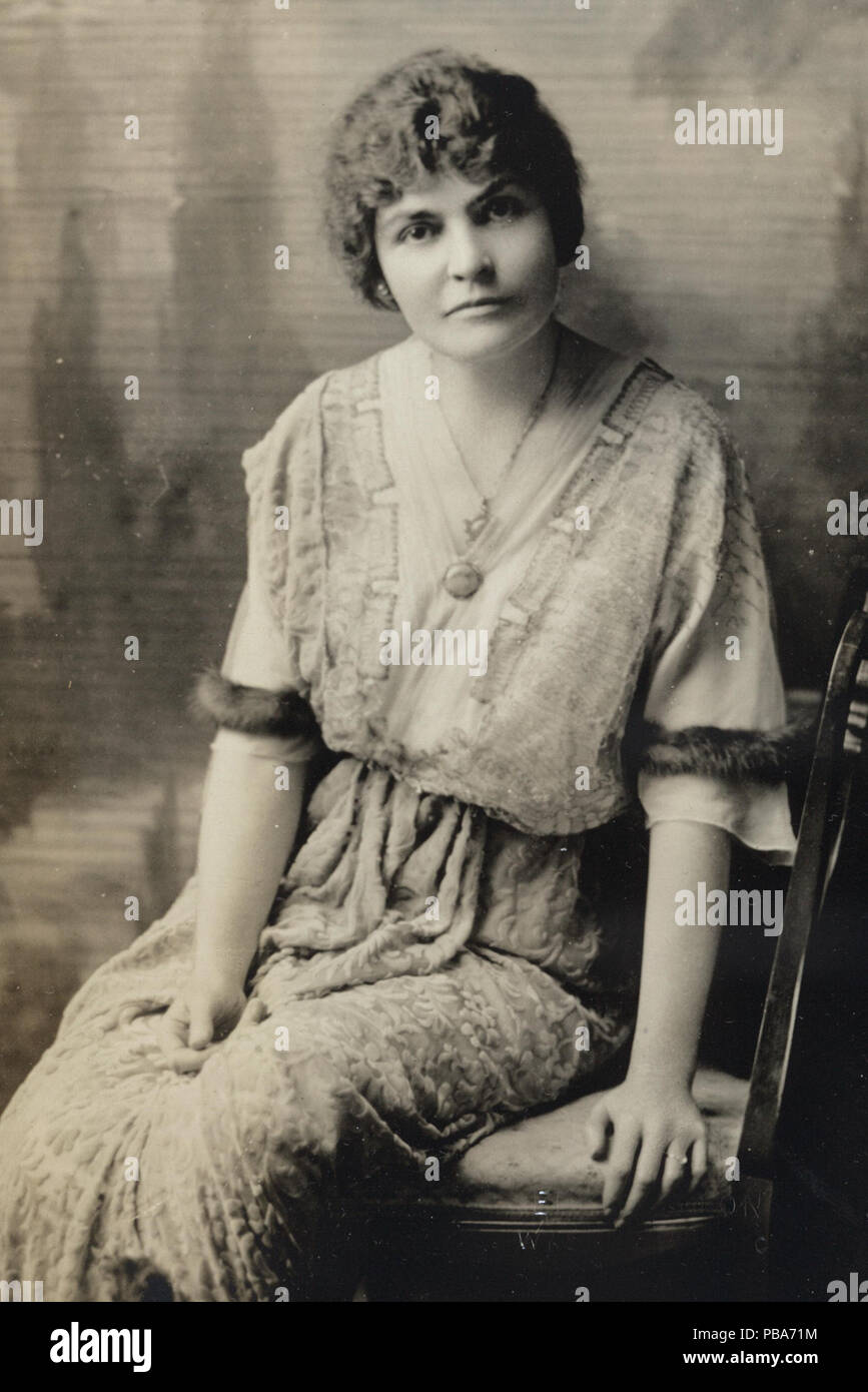 Lillian harris hires stock photography and images Alamy