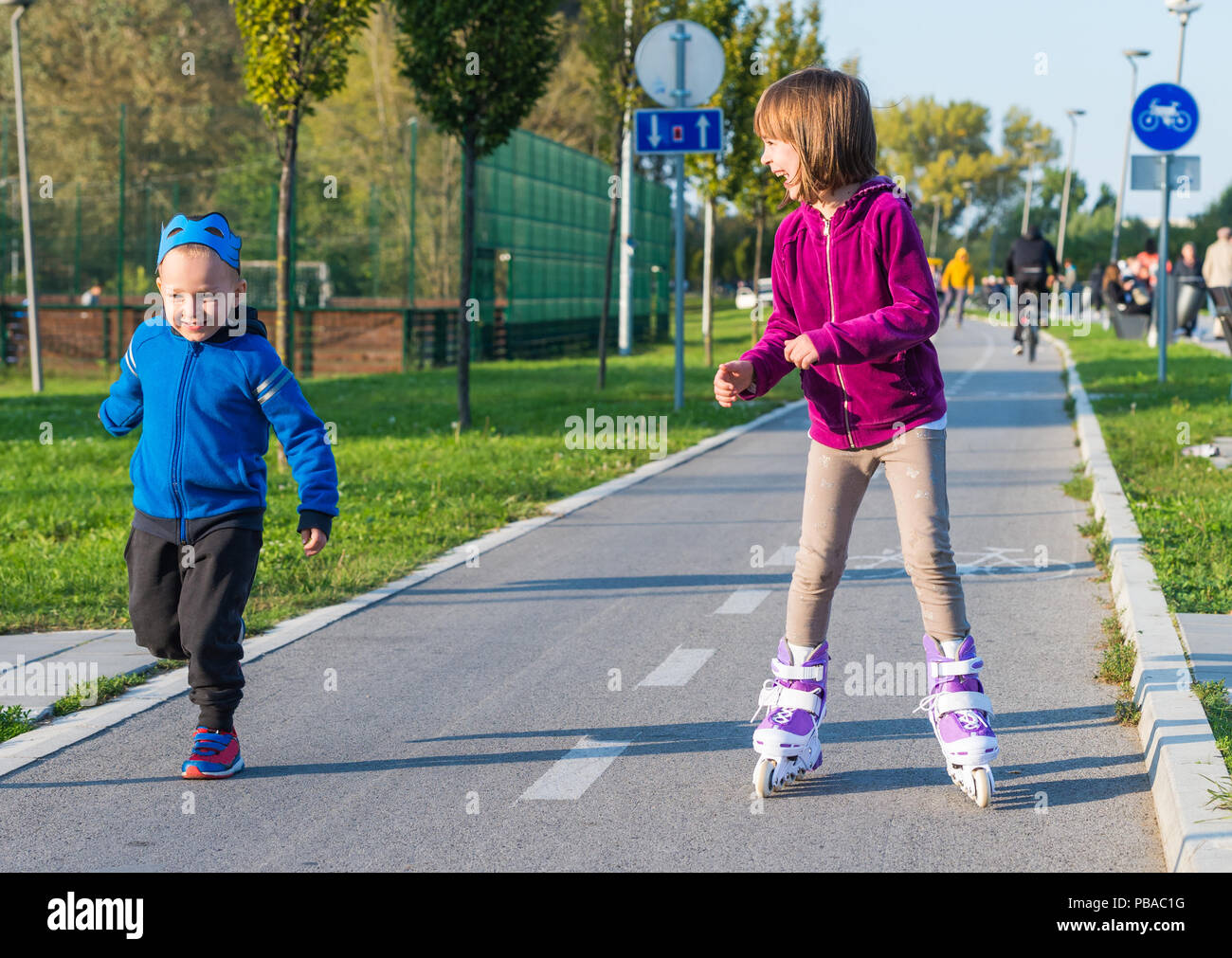 Boys and girls, track and field hi-res stock photography and images - Alamy