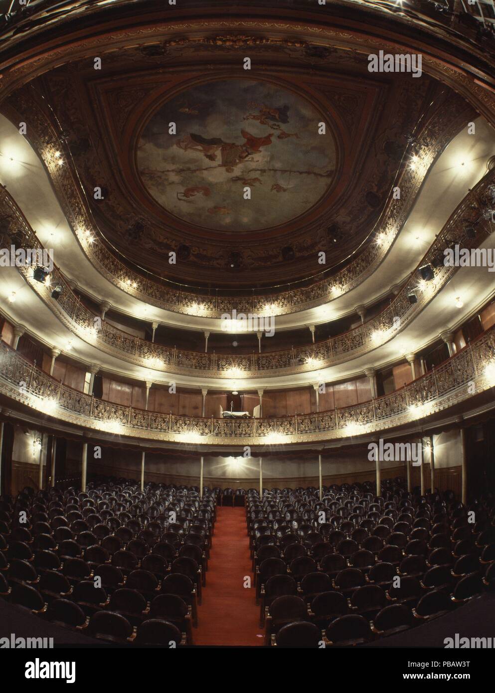 INTERIOR DESDE EL ESCENARIO. Location: TEATRO LARA, MADRID, SPAIN Stock  Photo - Alamy