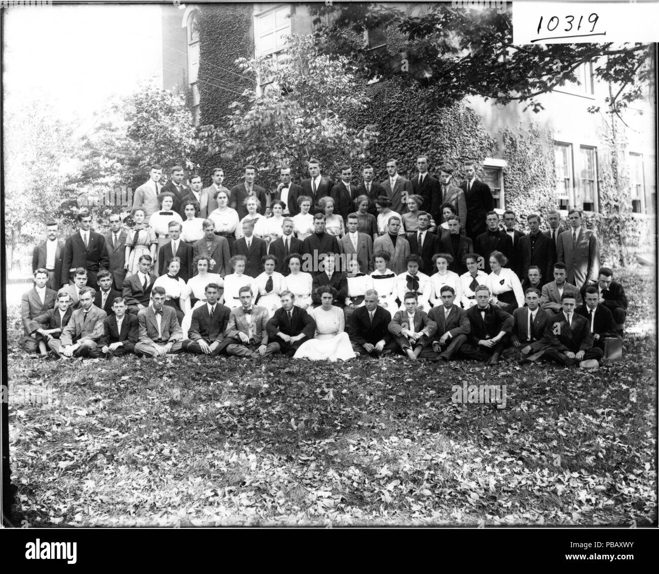 1041 Miami University Liberal Arts College sophomore class 1910 (3190768141) Stock Photo
