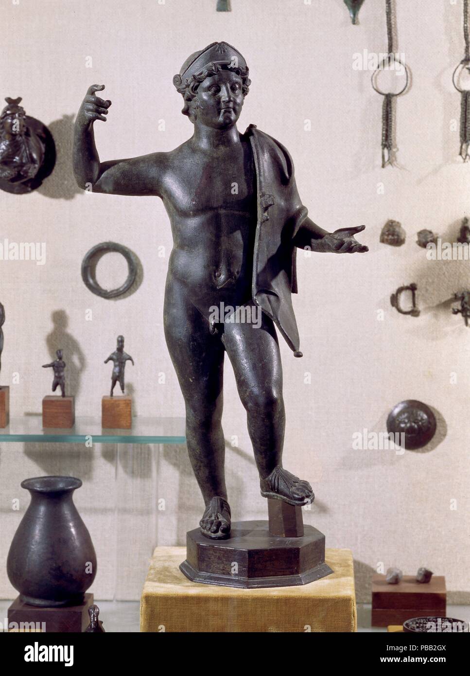 ESTATUA EN BRONCE DEL DIOS MARTE-ARTE ROMANO. Location: MUSEO ...