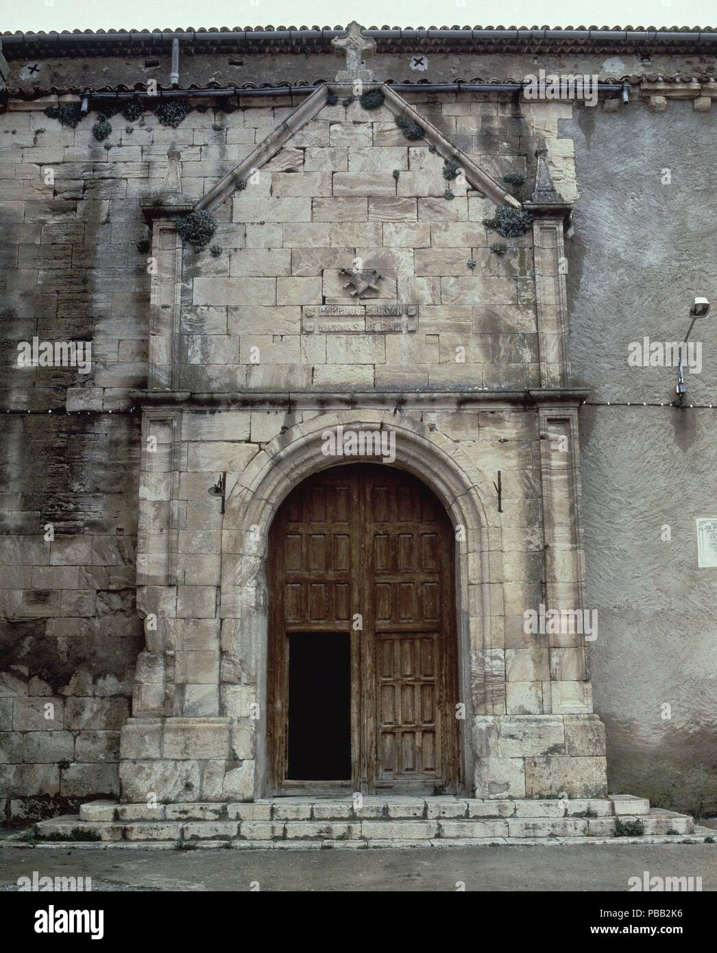 PORTADA DE LA IGLESIA DE SAN NICOLAS DE BARI RECONSTRUIDA TRAS EL