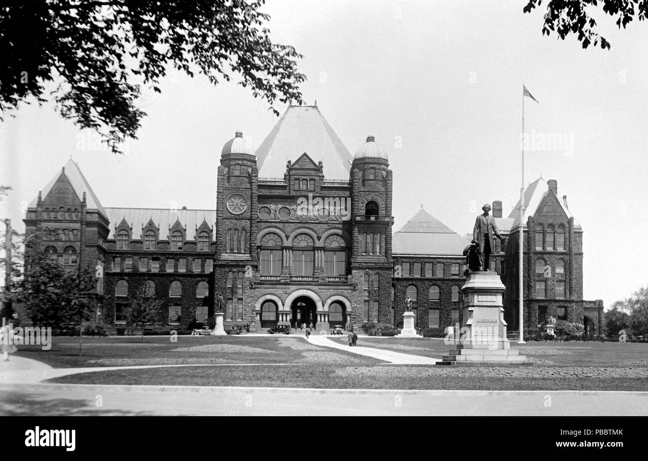 Ontario Legislature Building, Toronto, Canada. between 1909 and 1923 1139 Ontario Legislature LOC npcc 18546u