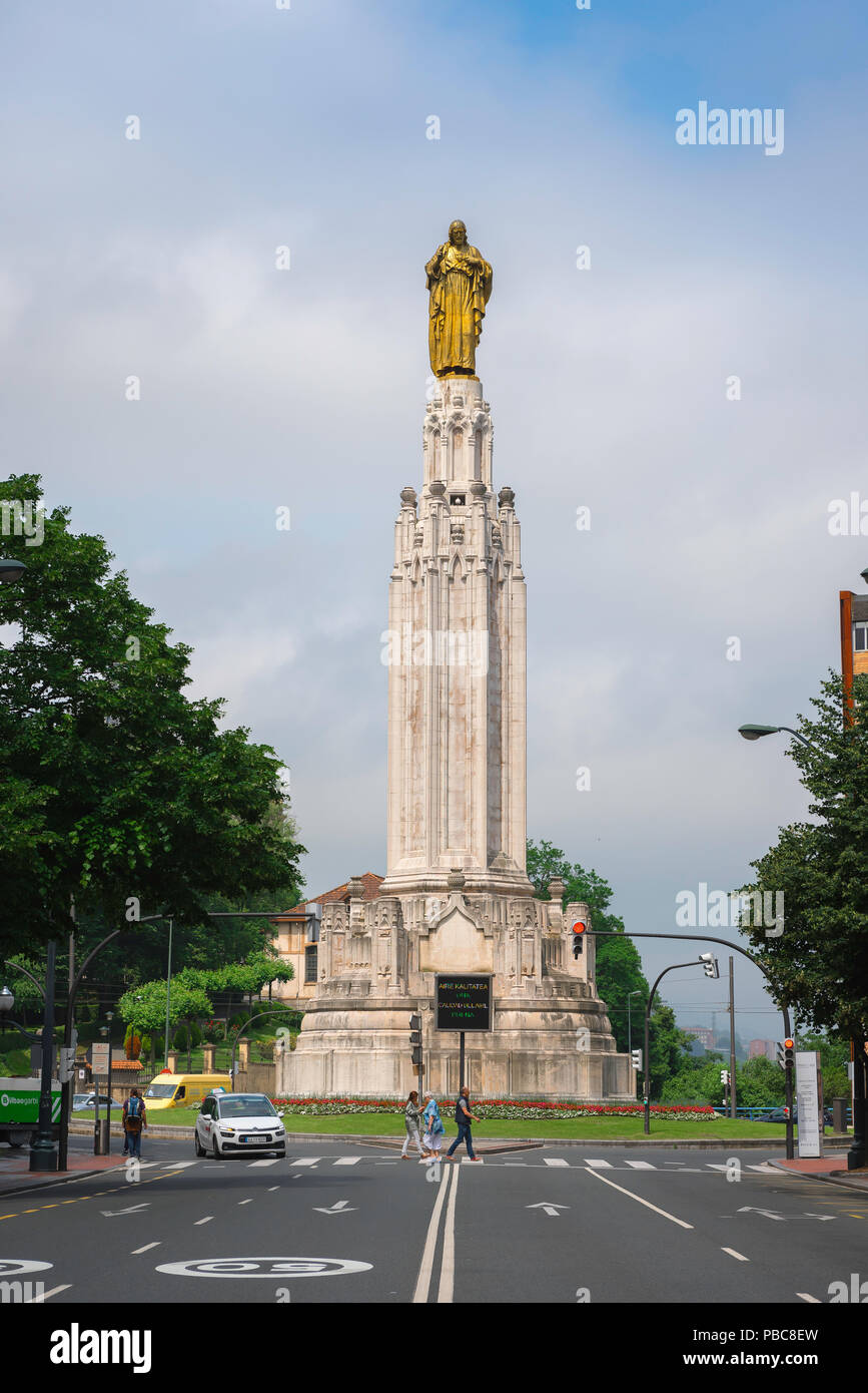 Bilbao Sagrada Corazon View Of The Monumento Al Sagrada Corazon De Jesus In The Gran Via Don Diego Lopez Haro In Central Bilbao Spain Stock Photo Alamy