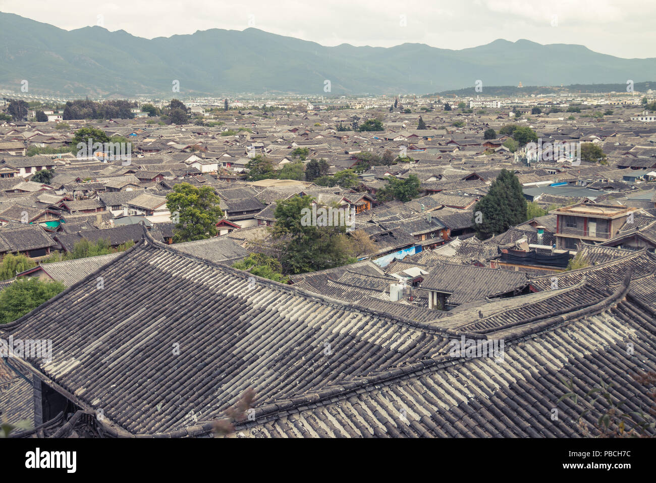 The ancient city of lijiang hi-res stock photography and images - Alamy