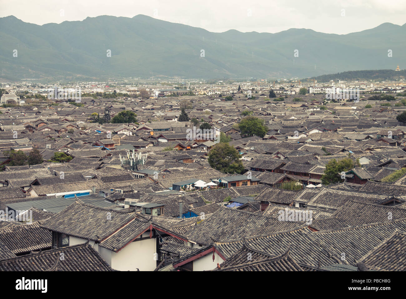 The ancient city of lijiang hi-res stock photography and images - Alamy